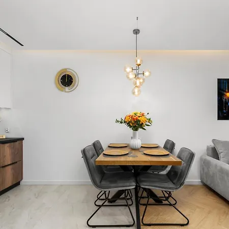 Gorka Narodowa Superior By Bookinghost Apartment
